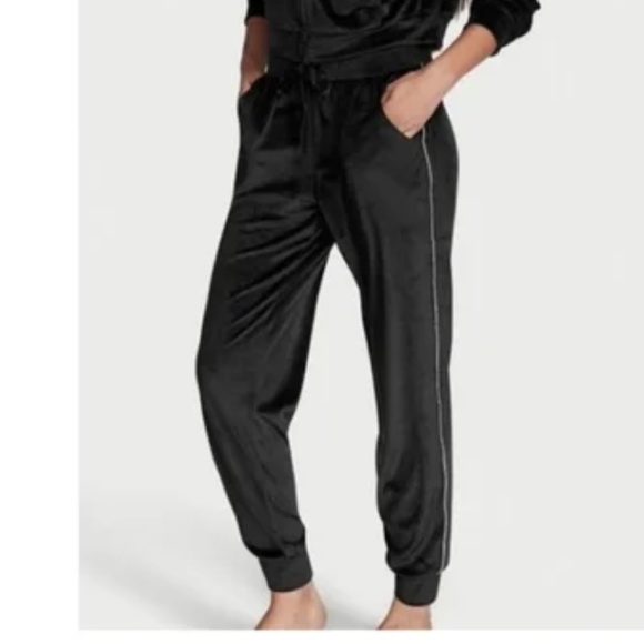Victoria’s Secret On Point Velour Embellished Joggers in Black sz xs - Picture 1 of 4